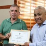 El Municipio reconoció la trayectoria del exfuncionario Ángel Álvarez tras acceder a la jubilación | FM Avenida