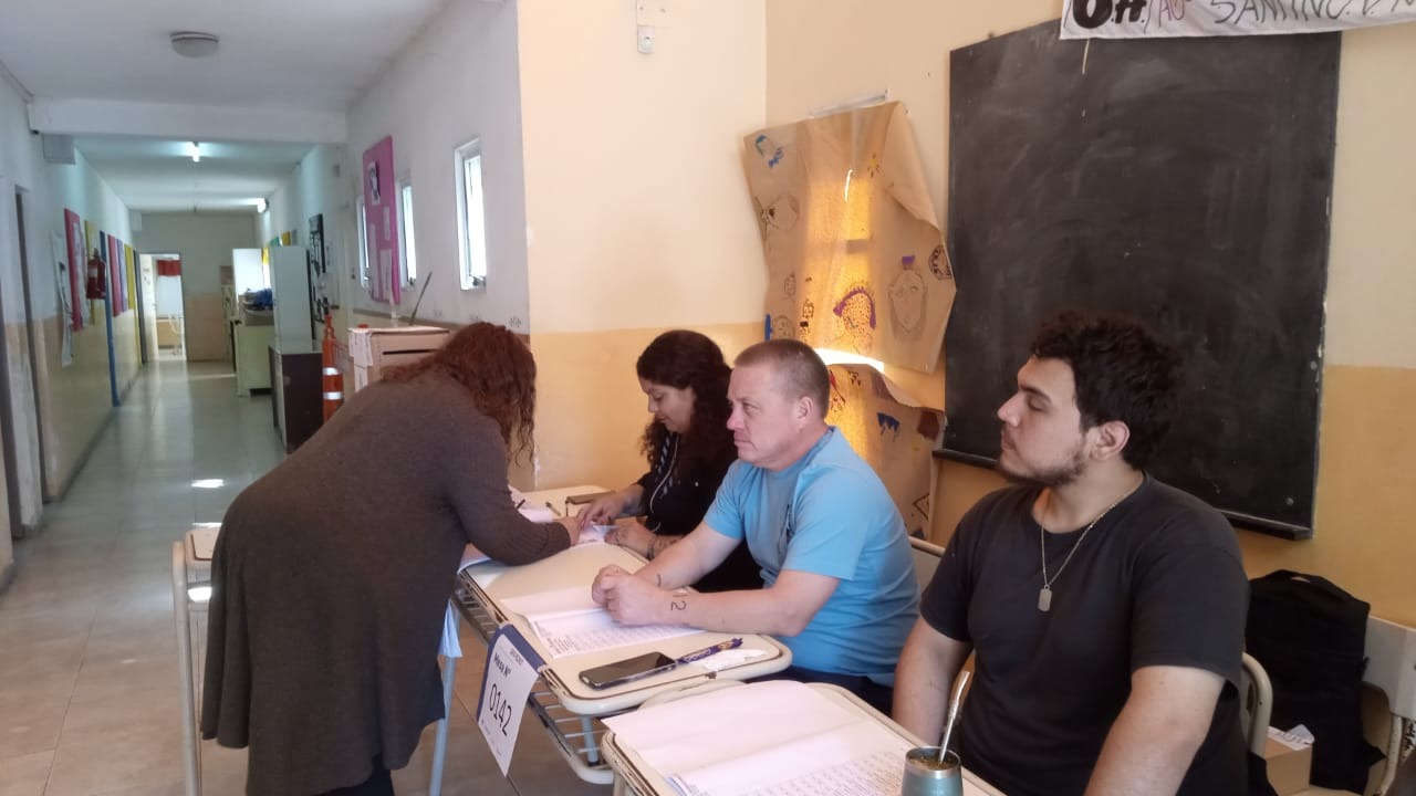 Elecciones 2025: comenzó el cronograma de pago a las autoridades de mesa | FM Avenida