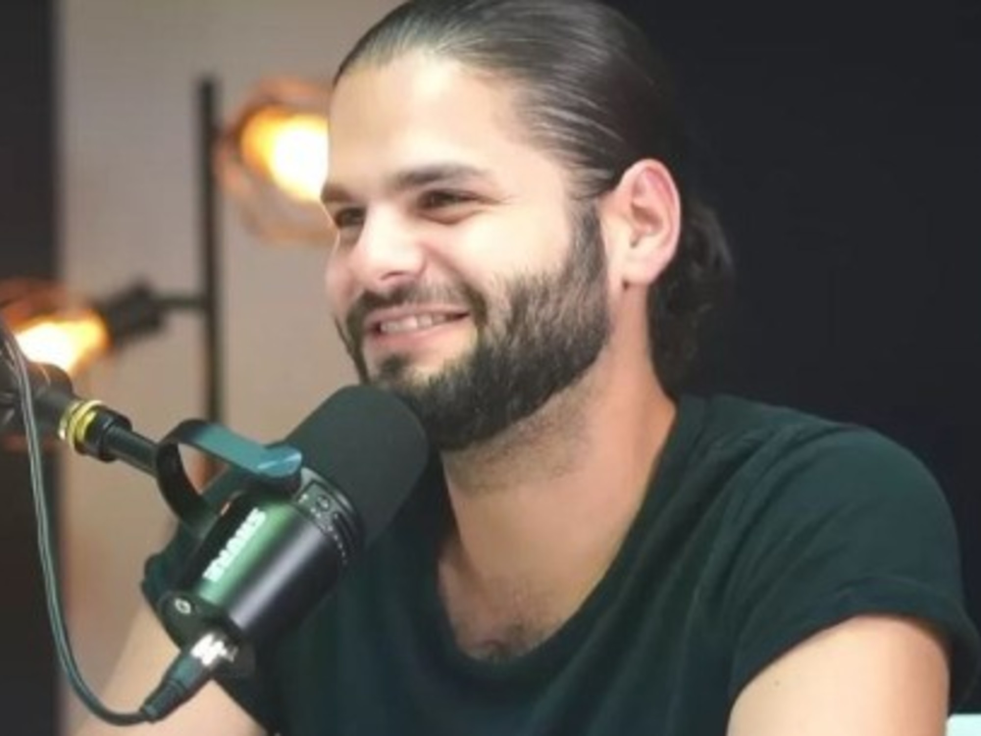 Farid Dieck, experto en salud mental: "Dejarse caer a veces es la única manera de volver a levantarse distinto" | FM Avenida