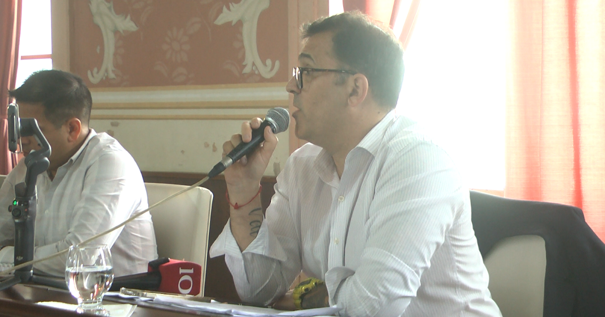 HCD: Sorpresivo cuarto intermedio a pedido de Rivas para evaluar una rebaja en el aumento de tasas | FM Avenida