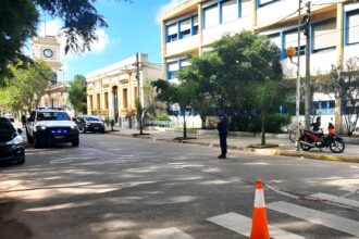 Hubo incidentes en el acto de colación de egresados del Socorro: bengalas, daños y desmanes | FM Avenida