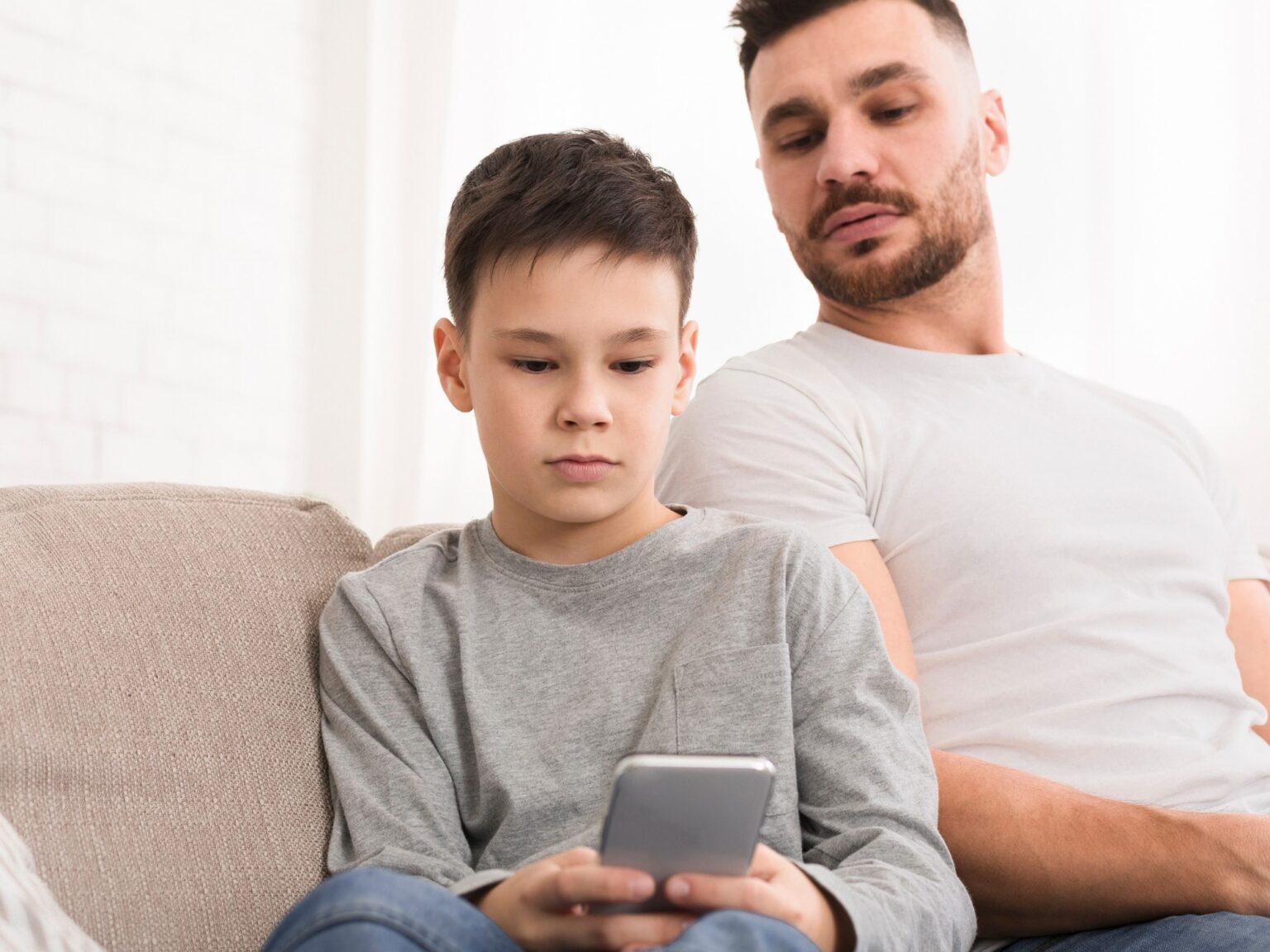 Más allá del control parental, construir confianza digital | FM Avenida