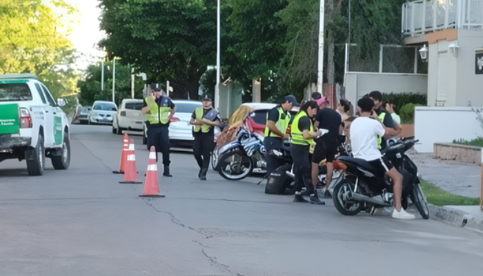 Motos: cuánto cuesta ajustarse a las normas de tránsito y evitar multas | FM Avenida