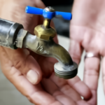 Por desperfectos en una bomba de agua, habrá cortes en el suministro en diversos barrios | FM Avenida