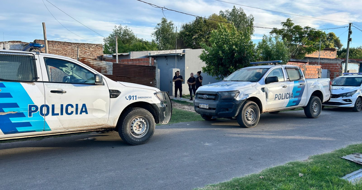 Secuestran un arsenal y drogas en un allanamiento tras una denuncia por disparos contra una vivienda | FM Avenida