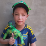 Todos por Noah: el niño necesita ropa especial para continuar su recuperación y su familia pide colaboración | FM Avenida