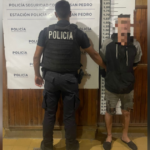 Un hombre y su hijo aprehendieron a un intruso que entró a un templo saltando un tapial | FM Avenida