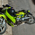 Una camioneta chocó con una moto: autoridades informaron que el conductor se fue del lugar | FM Avenida