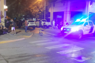 Una joven con fracturas tras el choque entre una moto y un auto | FM Avenida