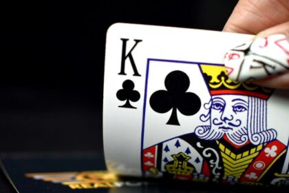 Vanessa Rousso: combinando derecho y poker | FM Avenida