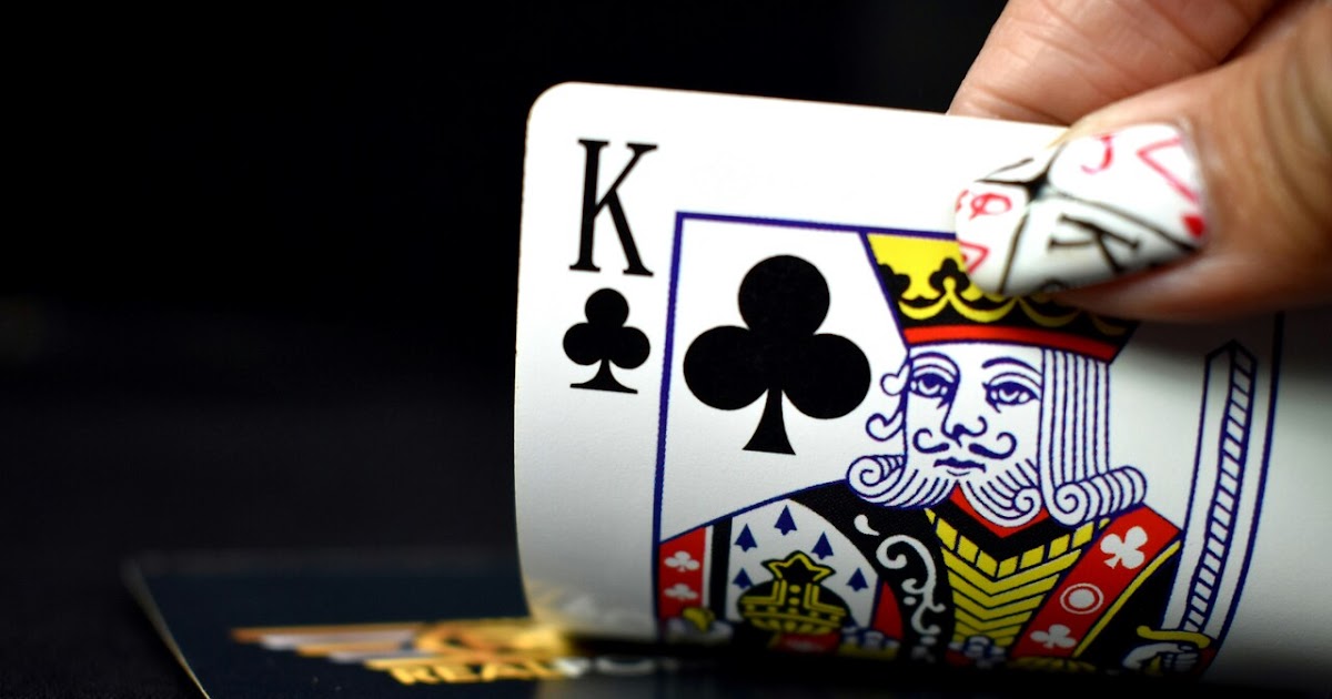 Vanessa Rousso: combinando derecho y poker | FM Avenida