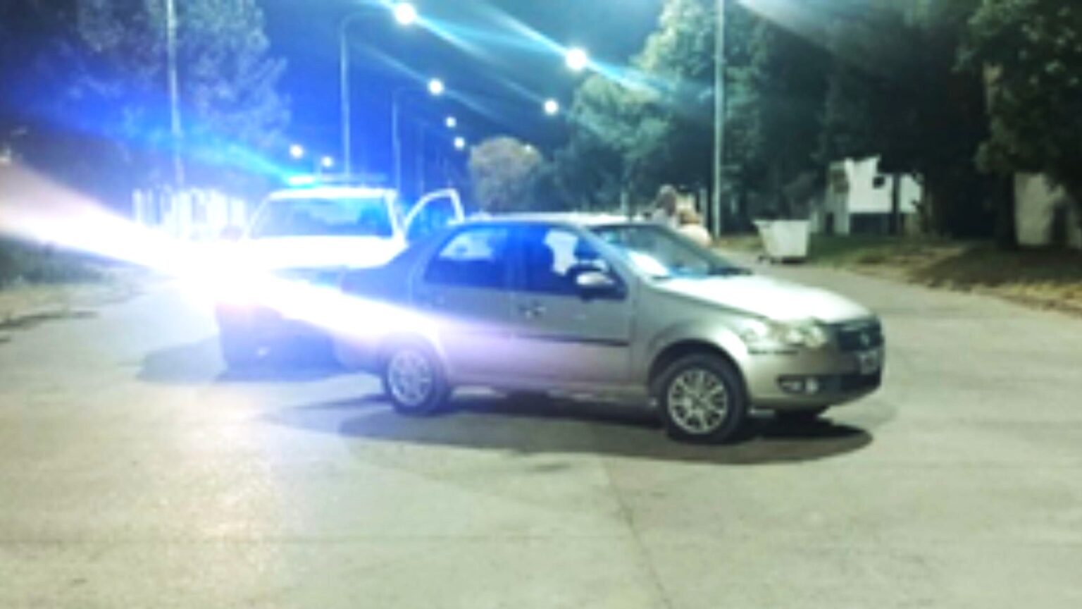 Accidente de tránsito en Avenida 11 de Septiembre y Bozzano: dos jóvenes resultaron con lesiones leves | FM Avenida