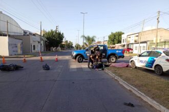 Accidente fatal en La Plata: murió un motociclista y es la primera víctima de tránsito de 2026 en la Provincia | FM Avenida