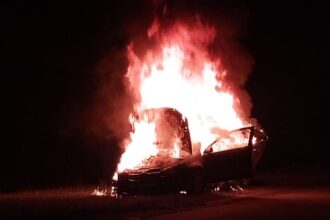 Ardió en llamas un auto en ruta 191 | FM Avenida