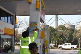 Así fue 2025: "Sin casco no hay nafta", una medida que reabrió el debate sobre los controles y la realidad social | FM Avenida