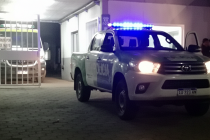 Atacó a su hermana con un tenedor tras golpear a su pareja: el agresor fue reducido por vecinos y terminó en el Hospital | FM Avenida