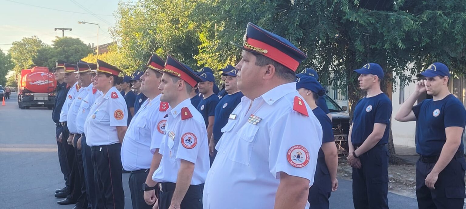 Bomberos Voluntarios: quiénes ascendieron y cuáles fueron las distinciones al cuerpo activo | FM Avenida