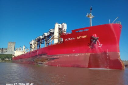 Buque de Islas Marshall carga soja y girasol para Estados Unidos | FM Avenida