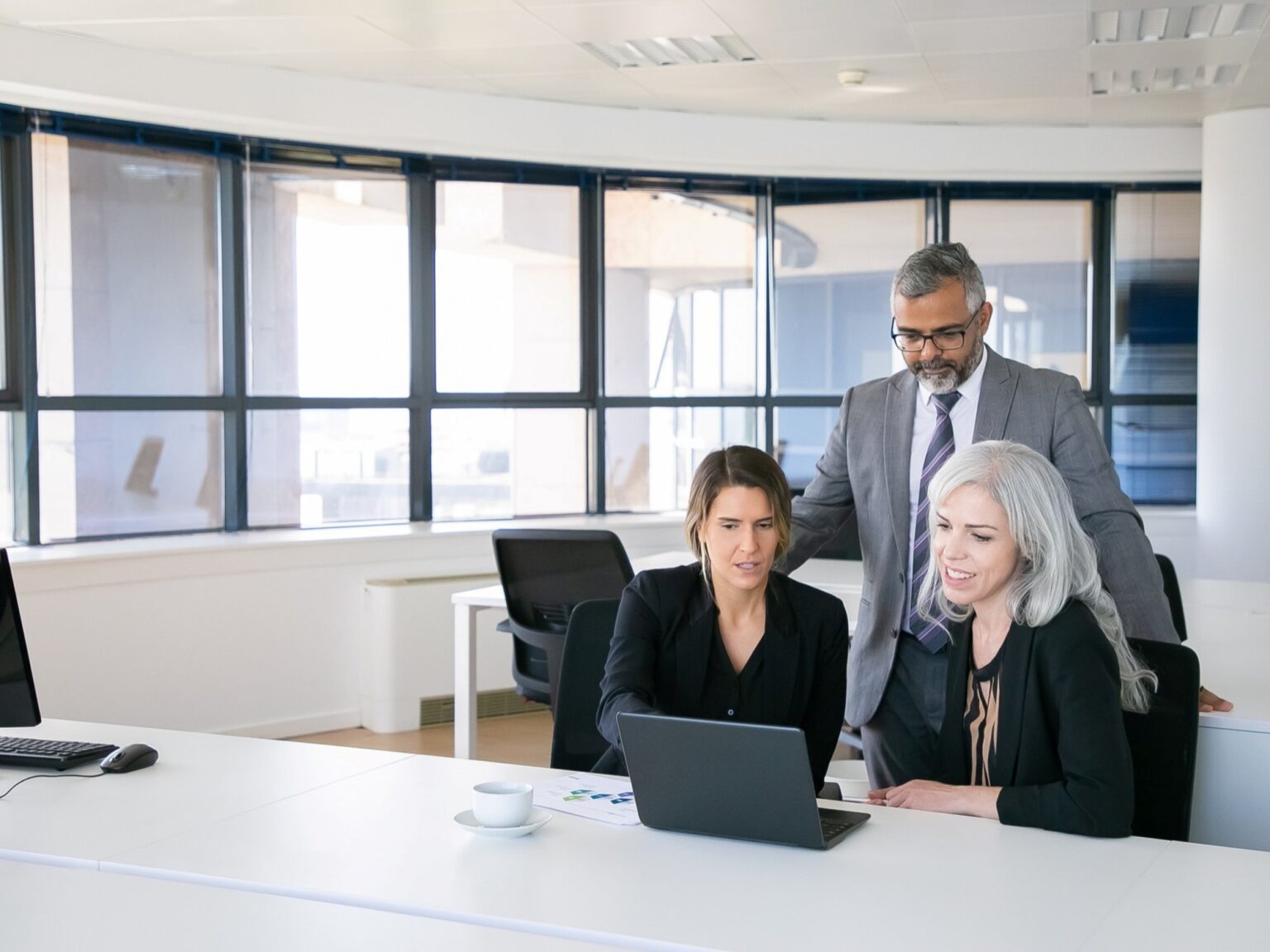 Cómo las nuevas leyes laborales de California redefinen el papel del empleador en 2026 | FM Avenida