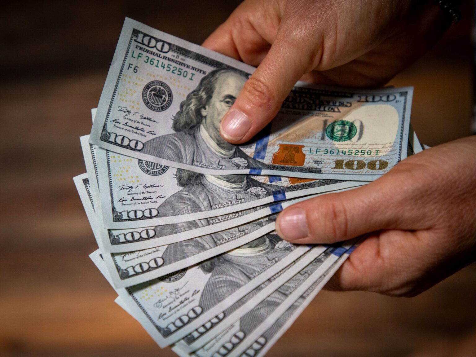 Con el dato de diciembre, en febrero el dólar se podrá mover hasta 2,8% dentro de la banda | FM Avenida