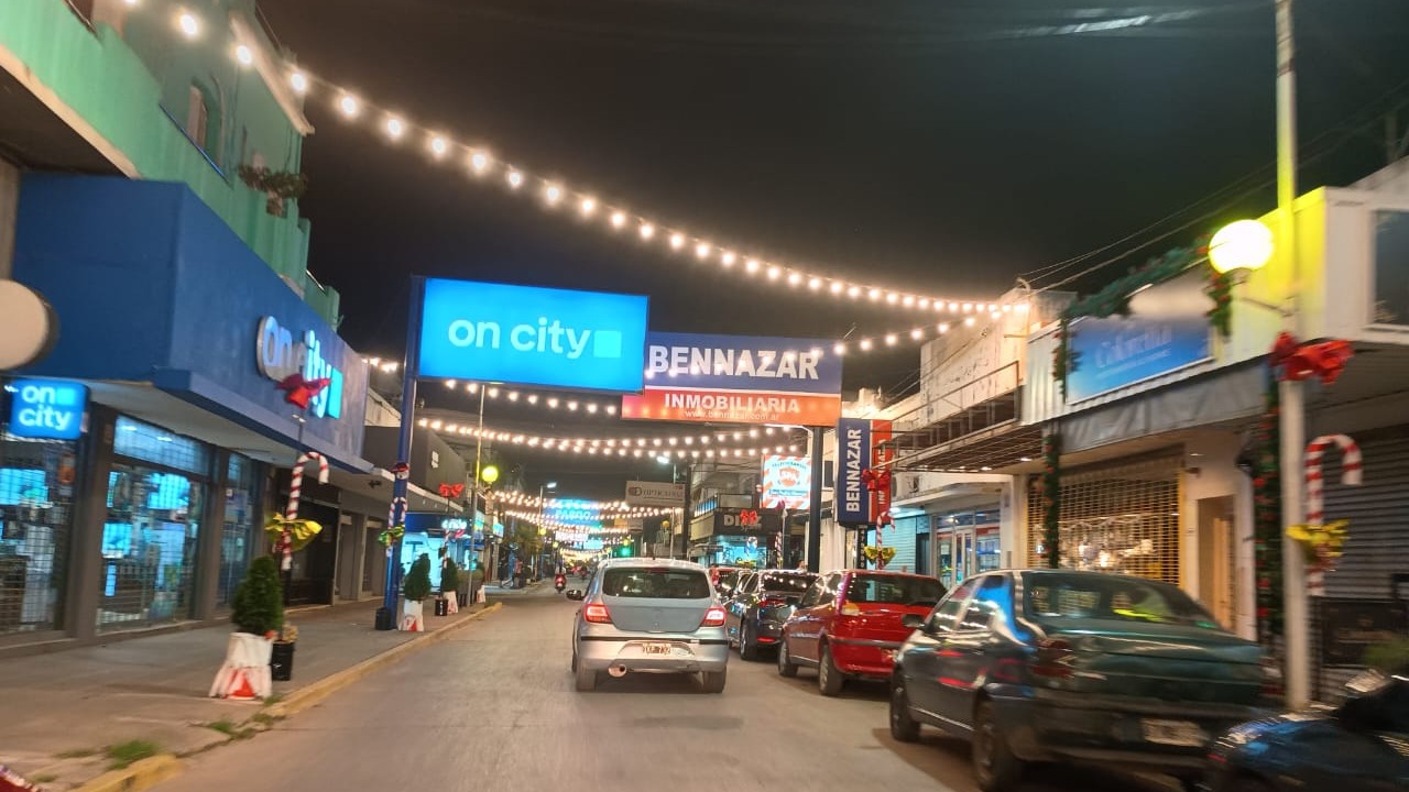 Cortes de tránsito nocturnos en la costanera y el centro por un rodaje audiovisual | FM Avenida