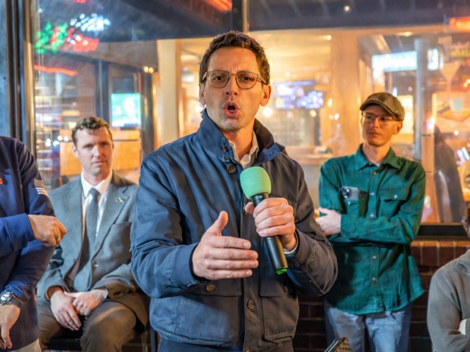 El candidato a gobernador de Florida que quiere cobrar impuestos a OnlyFans estuvo acusado de tener una relación inapropiada con una estudiante de 17 años | FM Avenida