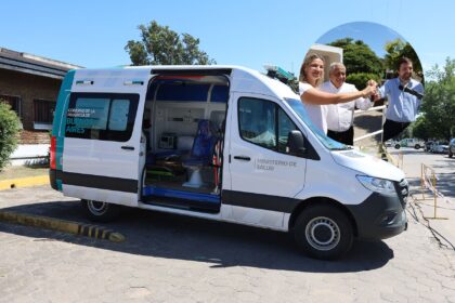 El ministro de Salud entregó una ambulancia de alta complejidad al Hospital de San Pedro | FM Avenida