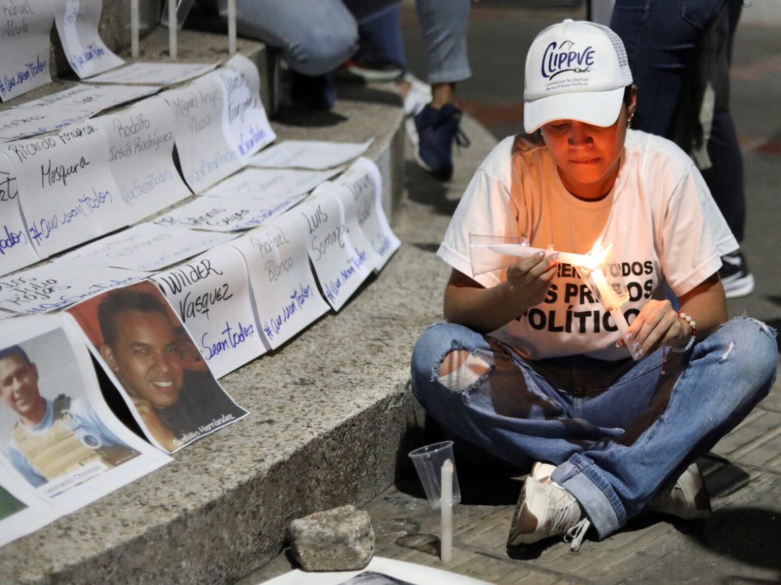 En medio de demoras en la liberación de presos políticos, el régimen de Venezuela atacó a una ONG y la acusó de pedirles dinero a los familiares | FM Avenida