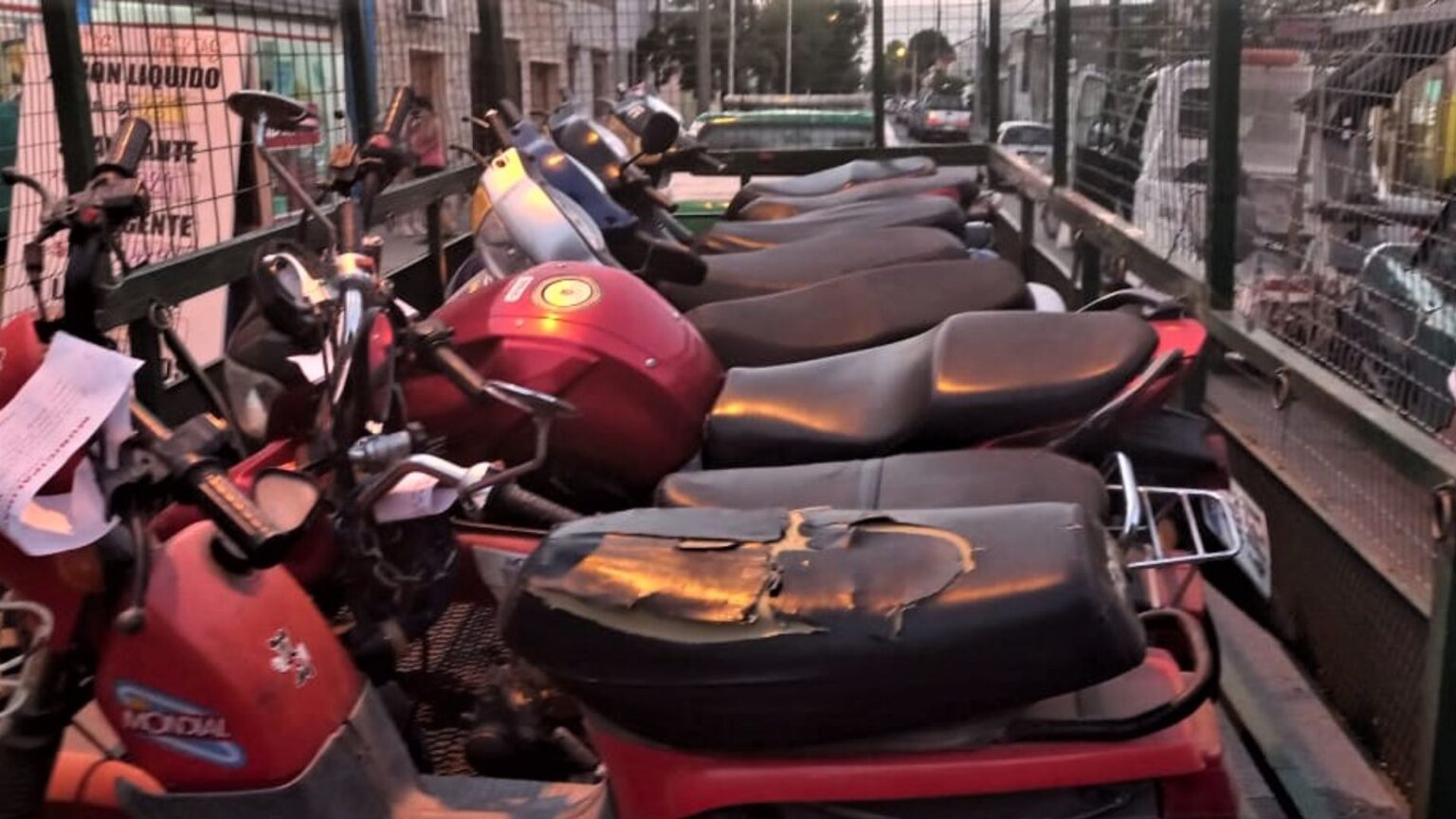 Estiman que tras la compactación quedarán más de 200 motos en depósito | FM Avenida