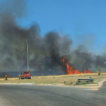 Evacuaron el aeropuerto de Bahía Blanca por un voraz incendio y cortaron la Ruta 3 vieja | FM Avenida