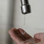 Falta de agua: crecen las quejas en diversos barrios de la ciudad, incluido el centro | FM Avenida