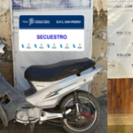 Interceptan a un joven que circulaba en una moto robada | FM Avenida