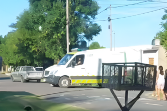 Joven hospitalizada tras choque en Ruffa y Hermano Indio: su acompañante se llevó la moto de inmediato | FM Avenida