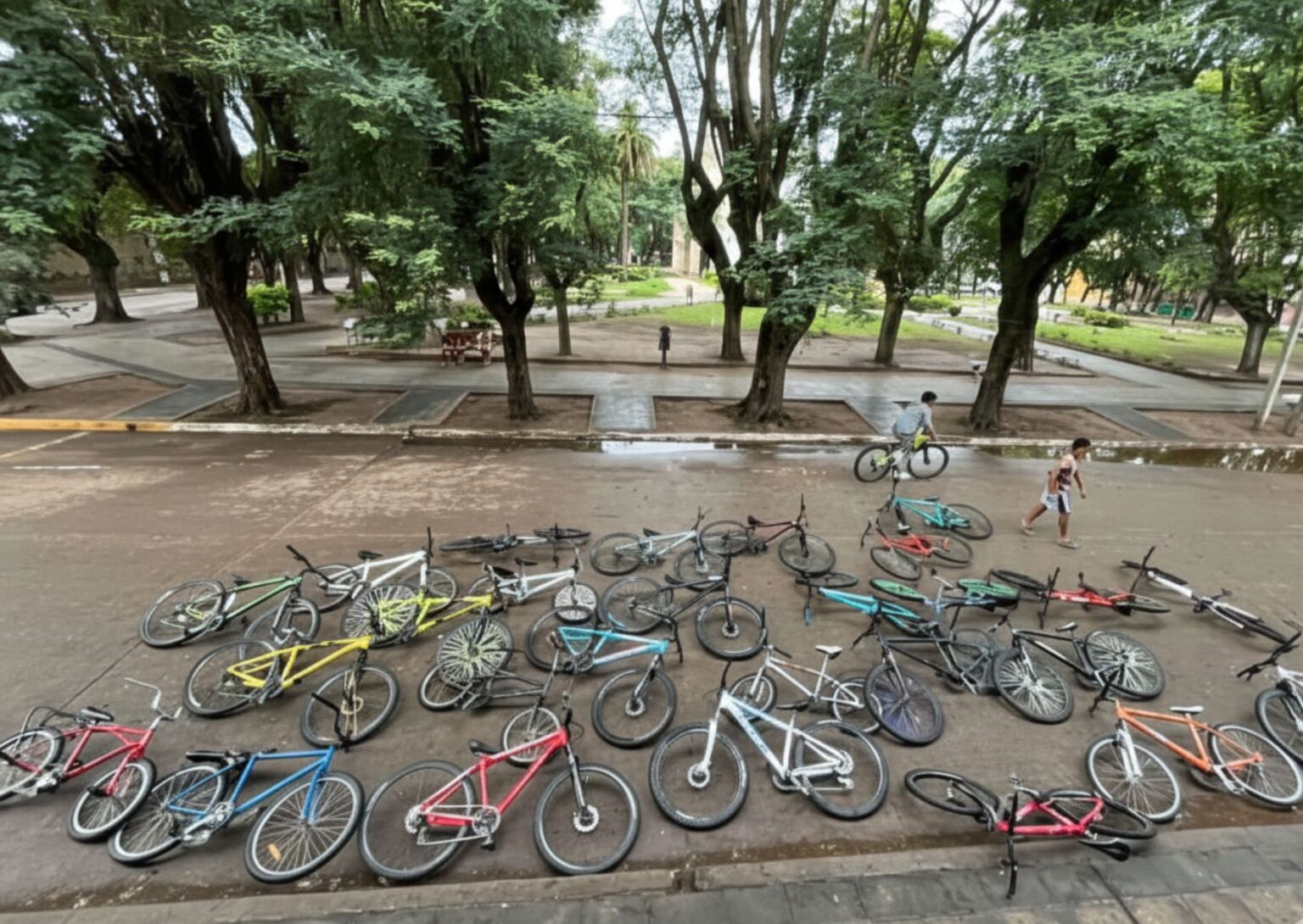 Jóvenes ciclistas piden un espacio público para practicar BMX y ciclismo urbano de forma segura | FM Avenida