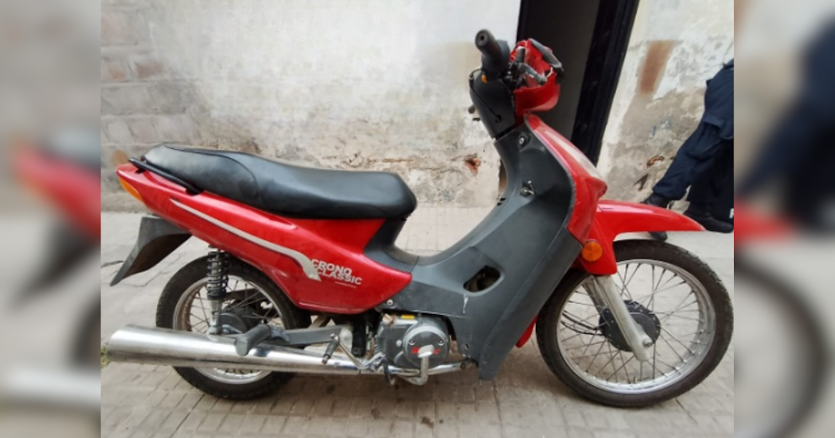 La policía recuperó una moto robada de una vivienda | FM Avenida