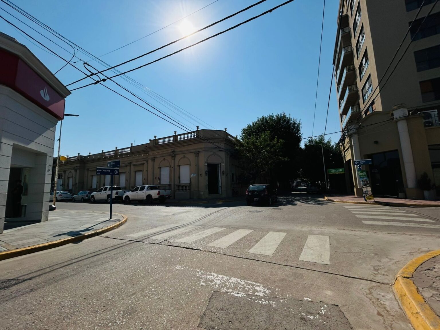 Malos olores generan malestar y reclamos en pleno centro de la ciudad | FM Avenida