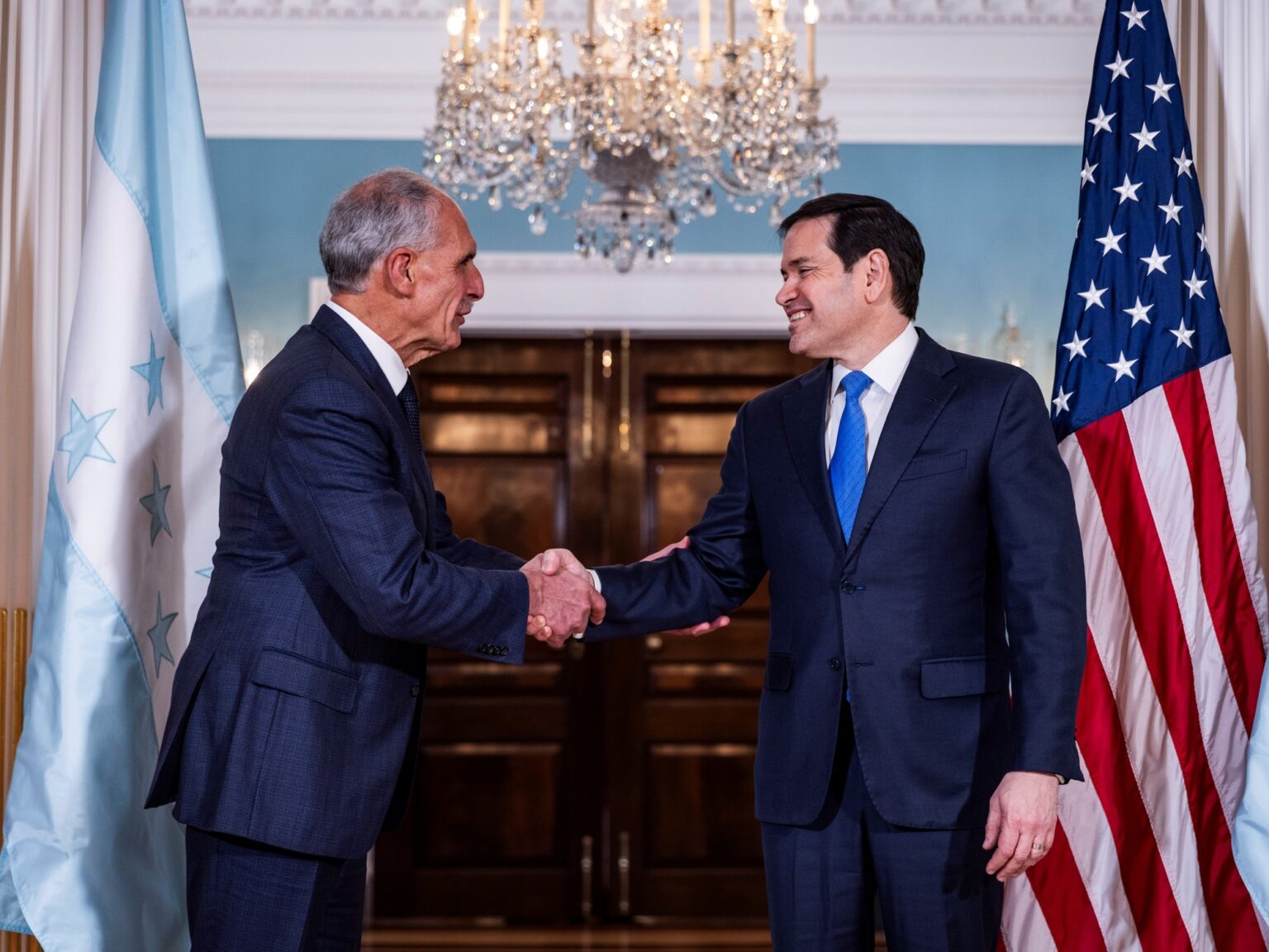 Marco Rubio recibio al presidente electo Nasry "Tito" Asfura tras su polémica victoria en Honduras | FM Avenida