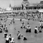 Ola gigante en Mar Chiquita: el antecedente de 1954 que sembró pánico en las playas de Mar del Plata | FM Avenida