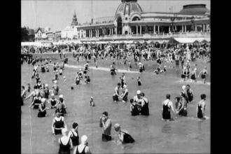 Ola gigante en Mar Chiquita: el antecedente de 1954 que sembró pánico en las playas de Mar del Plata | FM Avenida
