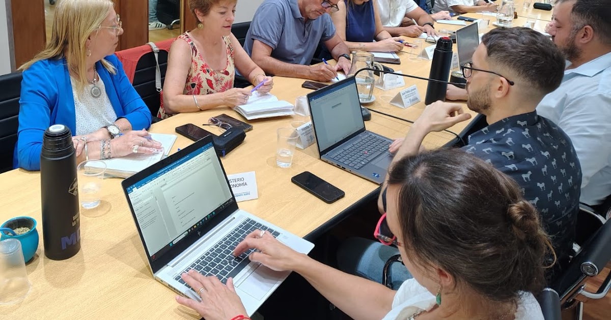 Paritarias bonaerenses: acuerdo con estatales pero con rechazo de la FEB a la oferta oficial | FM Avenida