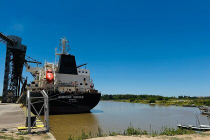 Puerto: buque liberiano carga trigo con destino a Mauritania | FM Avenida