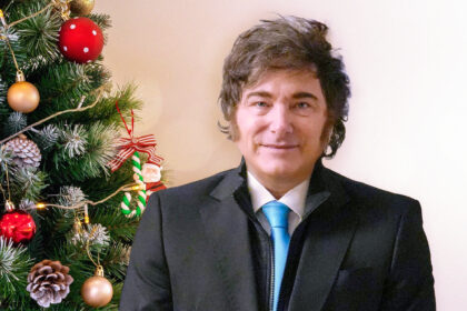 Puntual, Javier Milei publicó otro mensaje por Año Nuevo: la respuesta de sus funcionarios | FM Avenida