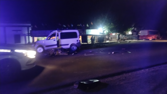 Ruta 1001: motociclista chocó con una camioneta y huyó | FM Avenida