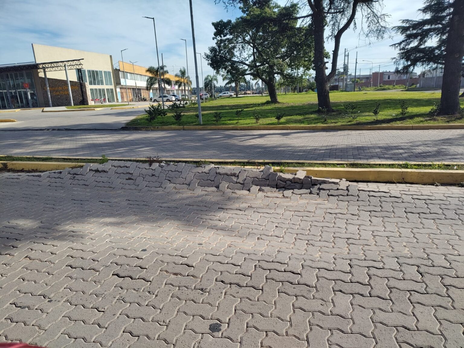 Salazar anunció que utilizarán el Fondo de Obras Públicas Comunitarias para reparar el acceso de la Terminal | FM Avenida