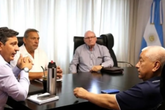 Salazar gestionó ante la Provincia un nuevo servicio de transporte para conectar Zárate con San Nicolás y Rosario | FM Avenida