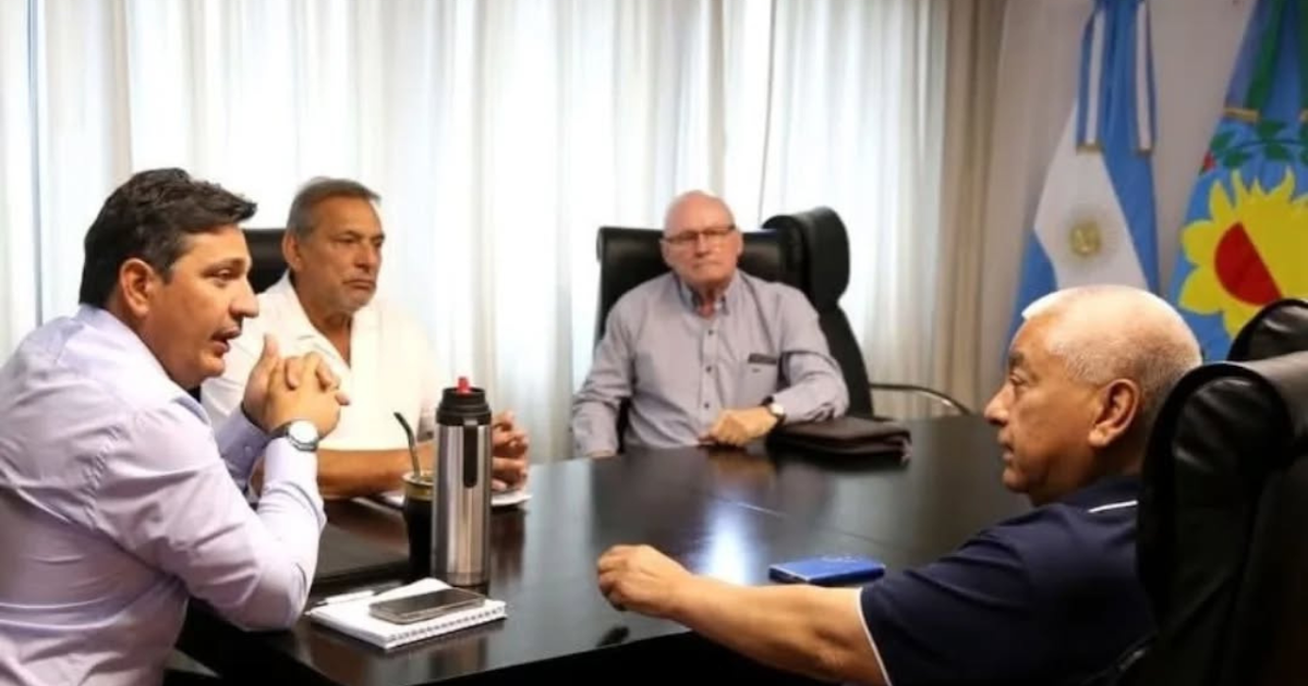 Salazar gestionó ante la Provincia un nuevo servicio de transporte para conectar Zárate con San Nicolás y Rosario | FM Avenida