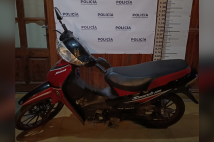 Se descompensó mientras manejaba y descubrieron que la moto era robada | FM Avenida