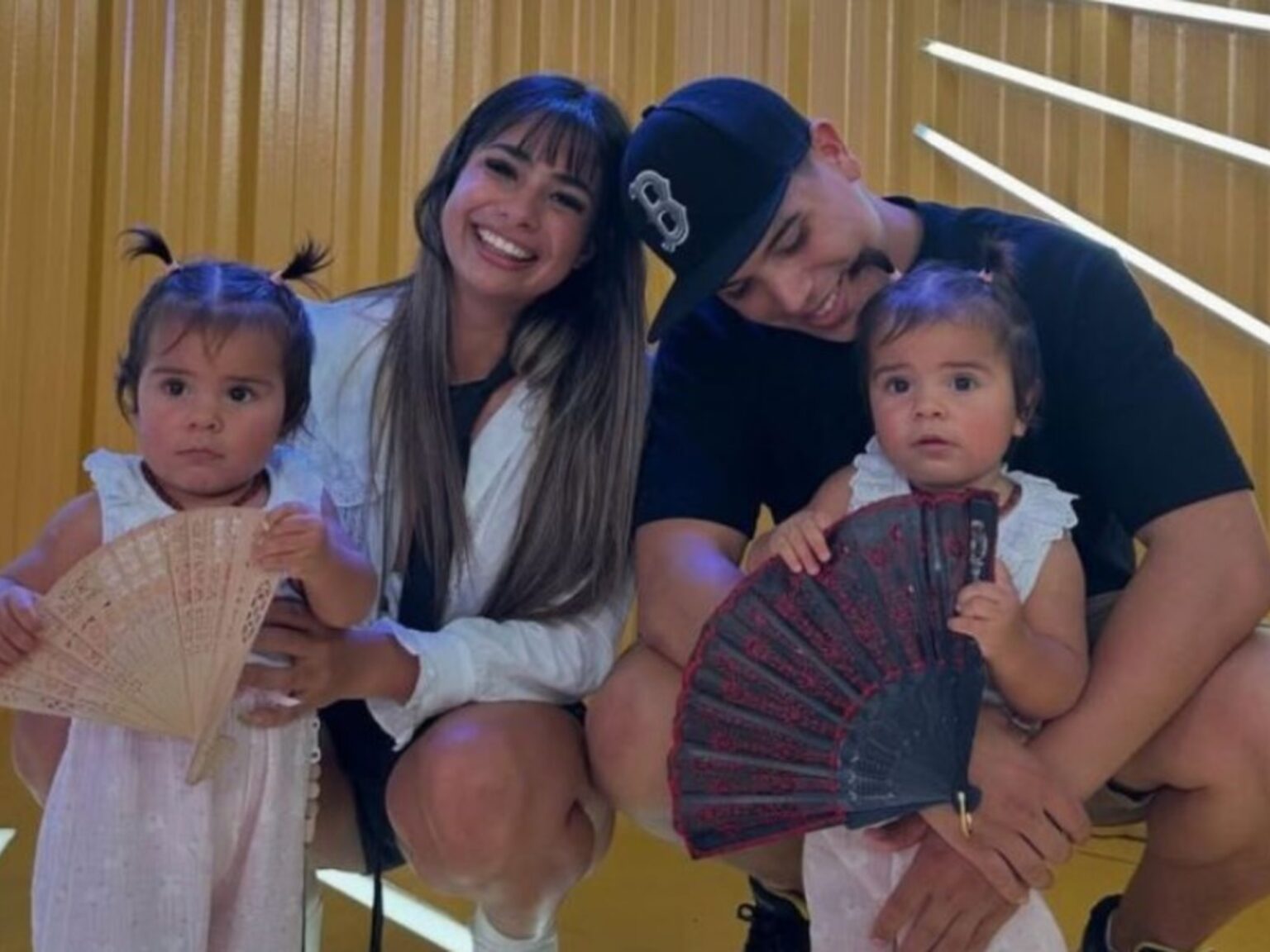 Thiago Medina y Daniela Celis buscan niñera para sus dos hijas gemelas: cuáles son los requisitos que exigen | FM Avenida