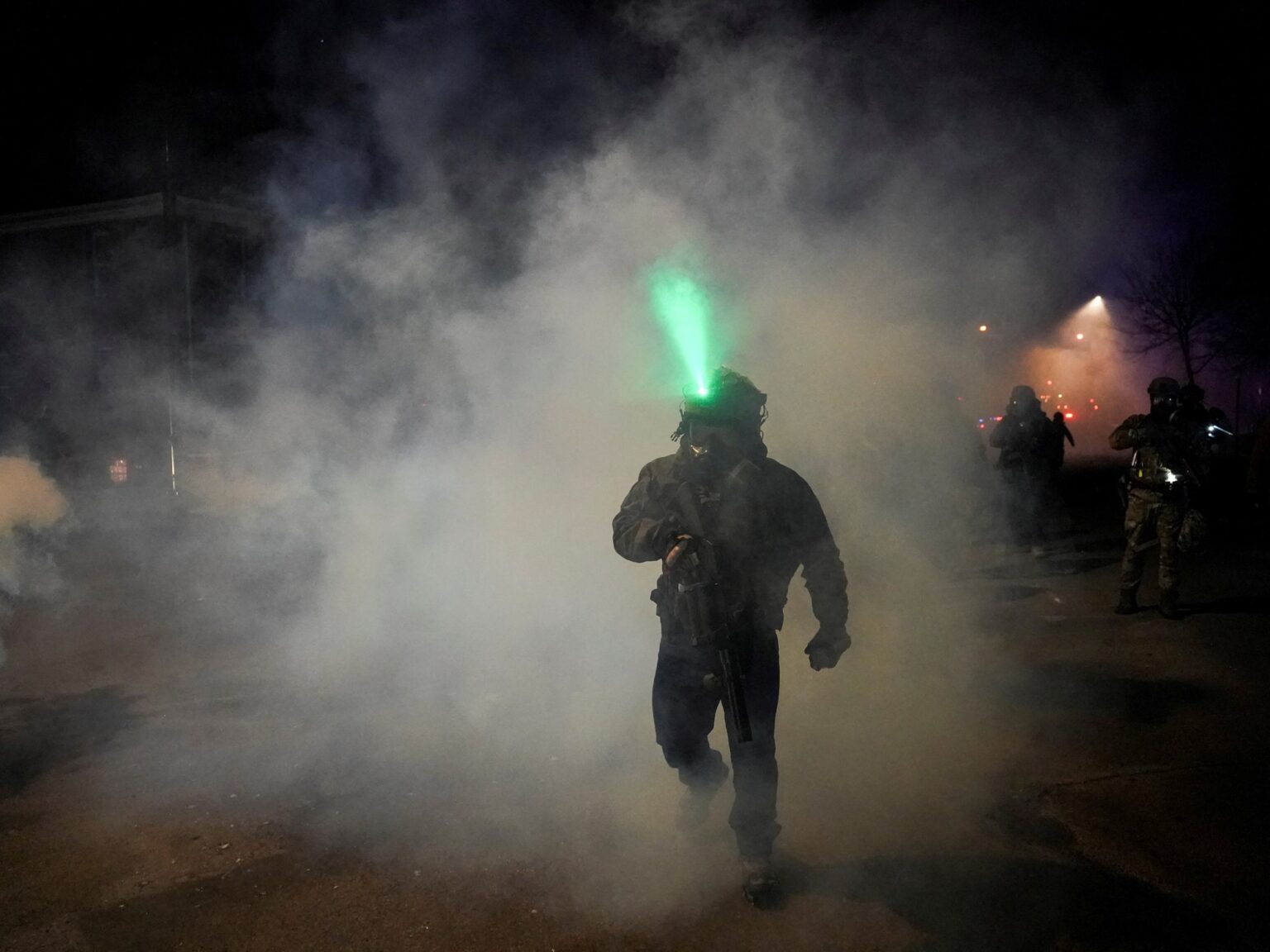 Un agente migratorio del ICE ahora le disparó en una pierna a un venezolano al intentar arrestarlo en Minneapolis | FM Avenida