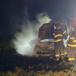 Un auto destruido por un incendio en Ruta 191 | FM Avenida